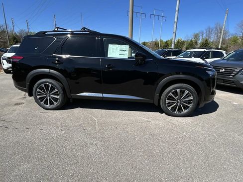 New 2026 Nissan Pathfinder Platinum w/ Lighting Package AWD/4WD image 8