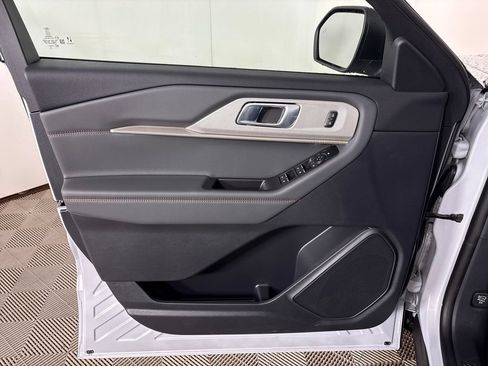 New 2026 Ford Explorer Active w/ Active Comfort Package RWD image 15