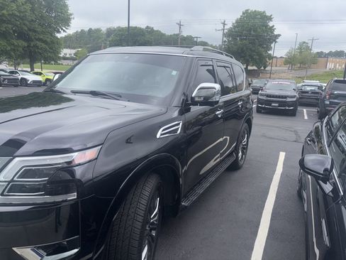 Used 2023 Nissan Armada Platinum w/ Captain's Chairs Package AWD/4WD image 5