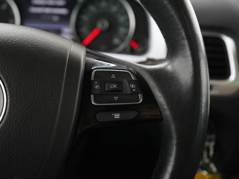 Used 2012 Volkswagen Touareg Executive image 27