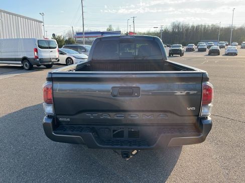 Used 2023 Toyota Tacoma TRD Sport AWD/4WD image 6