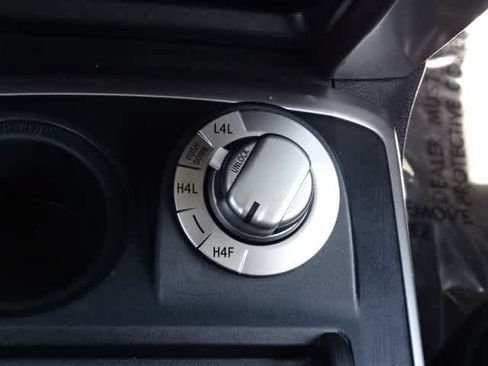 Used 2021 Toyota 4Runner Limited AWD/4WD image 31