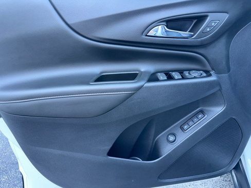 Used 2022 Chevrolet Equinox Premier FWD image 14