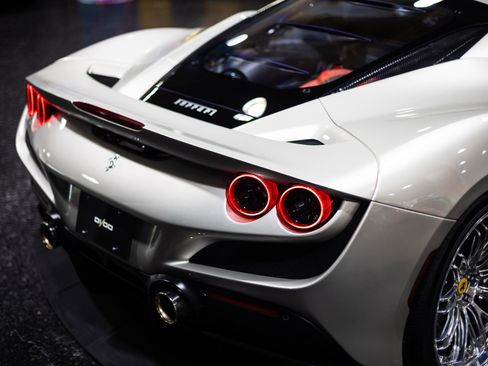 Used 2021 Ferrari F8 Tributo image 38