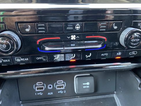 Certified 2023 Jeep Grand Cherokee L Laredo w/ Luxury Tech Group I AWD/4WD image 16