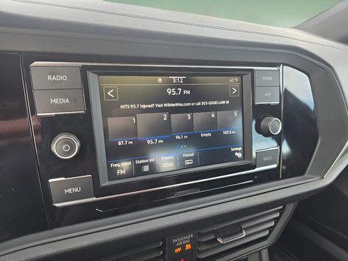 Used 2023 Volkswagen Jetta Sport image 21