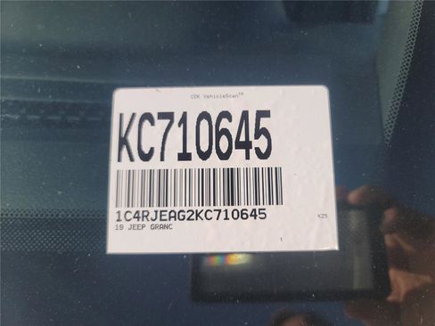 Used 2019 Jeep Grand Cherokee Altitude image 26