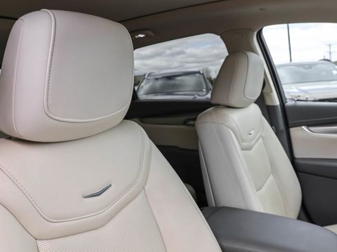 Used 2020 Cadillac XT5 Premium Luxury AWD/4WD image 42