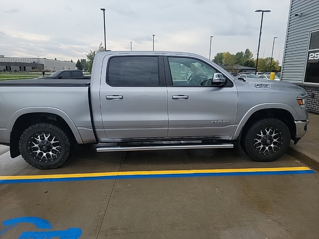Used 2019 RAM 1500 Laramie AWD/4WD image 9