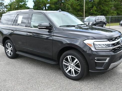 Used 2024 Ford Expedition Limited image 7
