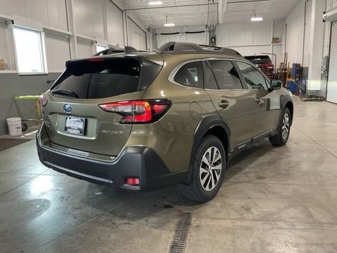 Used 2024 Subaru Outback Premium AWD/4WD image 6