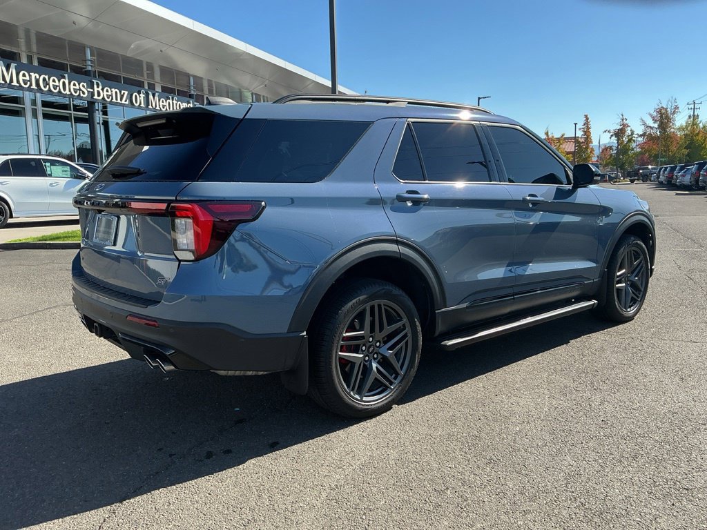 Used 2025 Ford Explorer ST w/ Sun And Sound Package AWD/4WD image 4