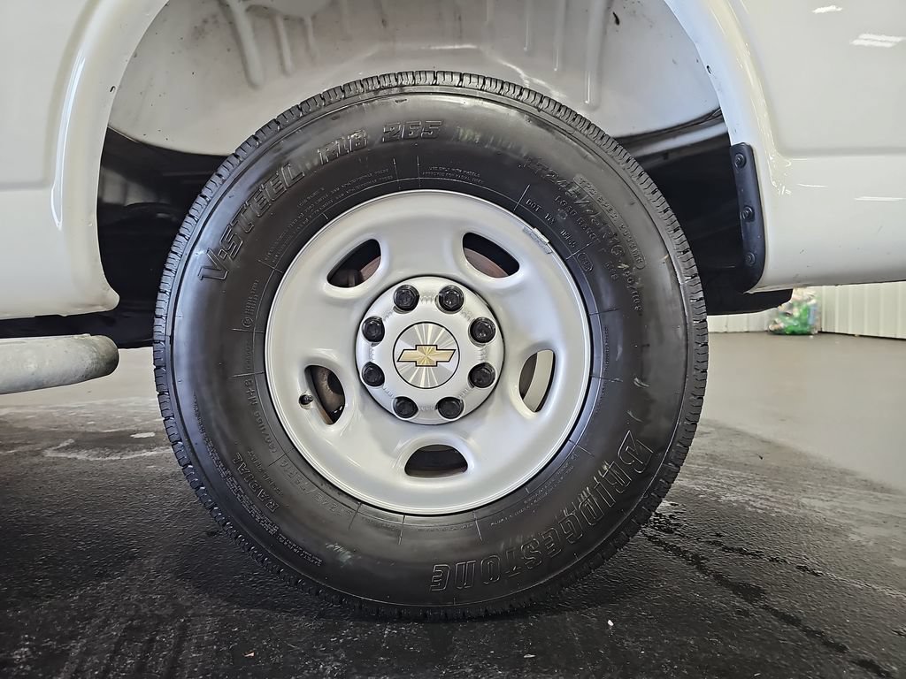 Used 2025 Chevrolet Express 2500 w/ Driver Convenience Package RWD image 27