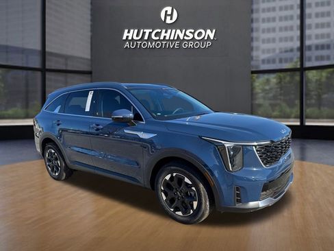 Certified 2025 Kia Sorento S w/ Panoramic Sunroof Package FWD image 1