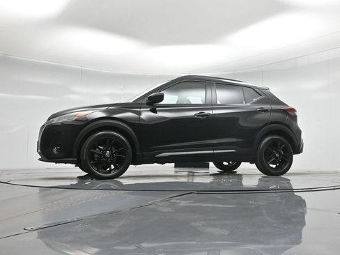 Used 2023 Nissan Kicks SR w/ SR Premium Package FWD image 51