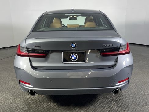 Used 2023 BMW 330i xDrive Sedan w/ Premium Package image 7