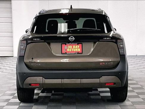 New 2026 Nissan Kicks SR w/ SR Premium Package image 4