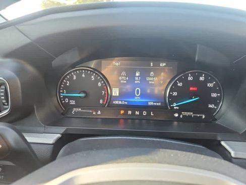 Used 2022 Ford Explorer XLT w/ Equipment Group 202A RWD image 20
