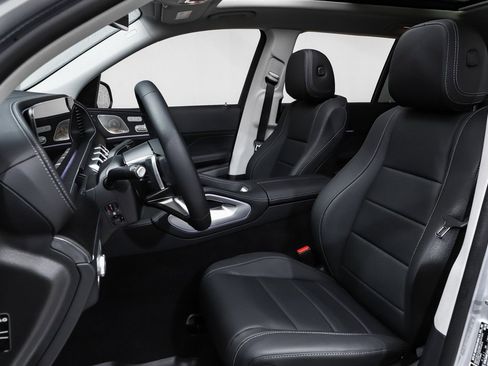 New 2026 Mercedes-Benz GLS 450 4MATIC image 9