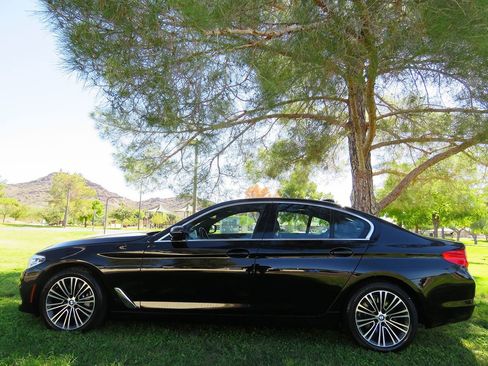 Used 2020 BMW 530i w/ Convenience Package image 3