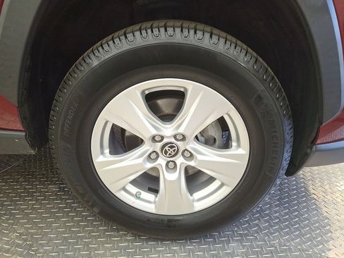 Certified 2021 Toyota RAV4 LE AWD/4WD image 26