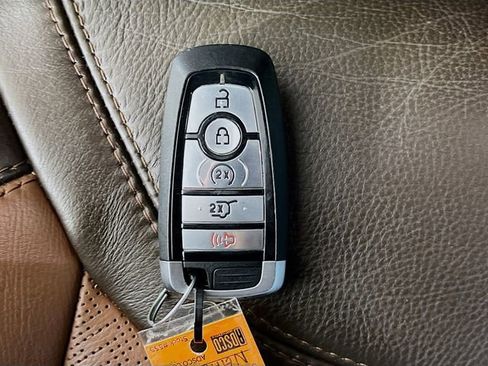 Used 2022 Ford Explorer King Ranch RWD image 12