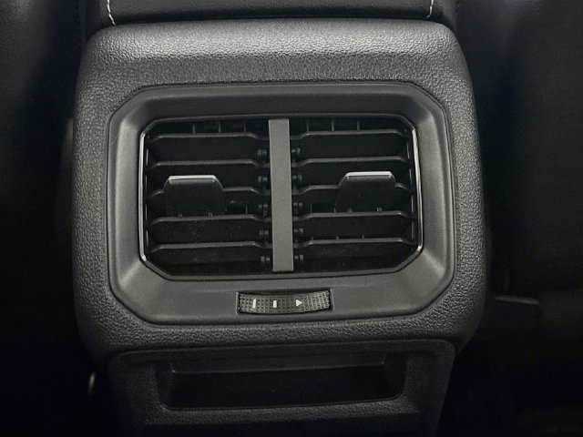 Certified 2022 Volkswagen Taos SE FWD image 27