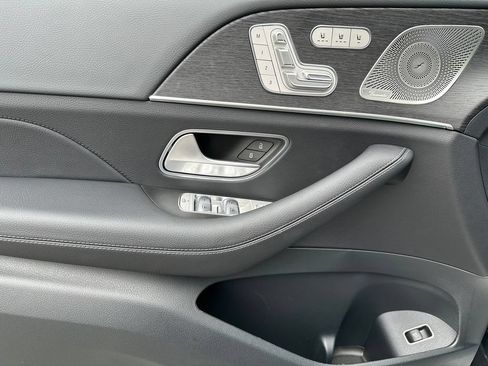 Used 2026 Mercedes-Benz GLS 450 4MATIC image 17