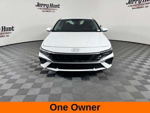 Used 2024 Hyundai Elantra SEL image 5