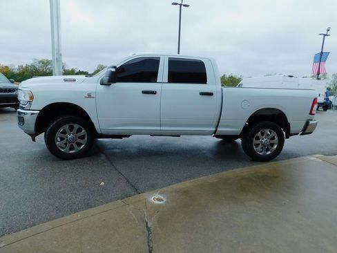Used 2024 RAM 2500 Tradesman w/ Chrome Appearance Group image 19