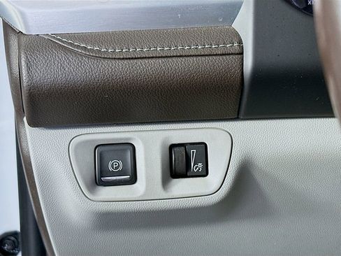 Used 2018 GMC Acadia SLT FWD image 10
