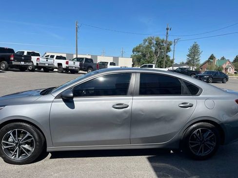 Used 2023 Kia Forte LXS FWD image 9