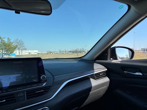 Used 2025 Nissan Altima 2.5 SV image 35