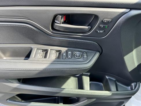 Certified 2025 Honda Odyssey EX-L image 21