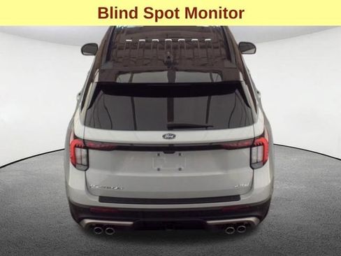 Used 2025 Ford Explorer Platinum w/ Ultimate Package AWD/4WD image 7