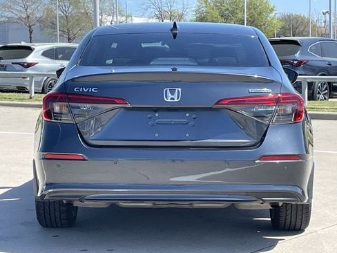 Used 2022 Honda Civic Touring image 5