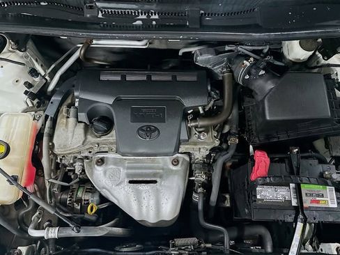 Used 2013 Toyota RAV4 Limited AWD/4WD image 30