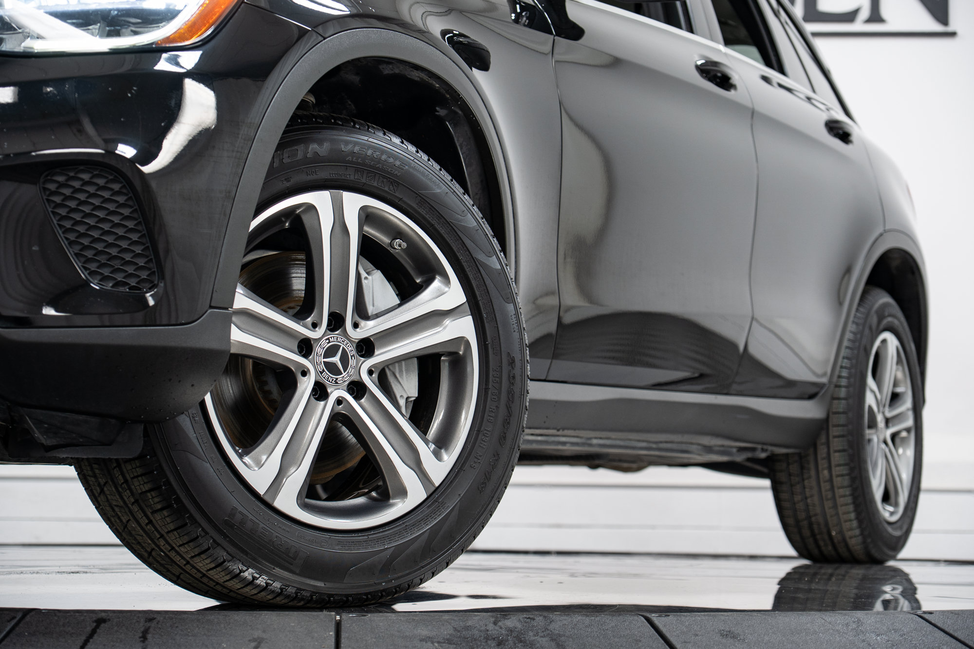 Used 2020 Mercedes-Benz GLC 300 image 27