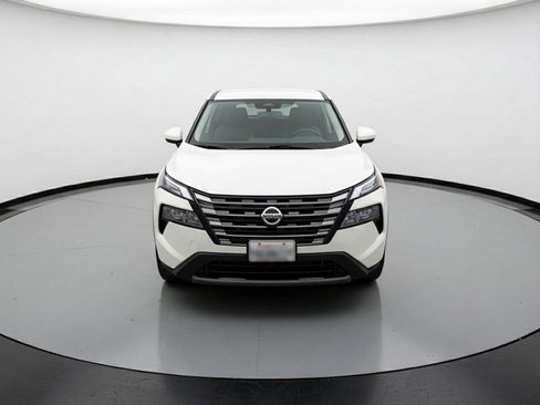 Used 2025 Nissan Rogue SV FWD image 2