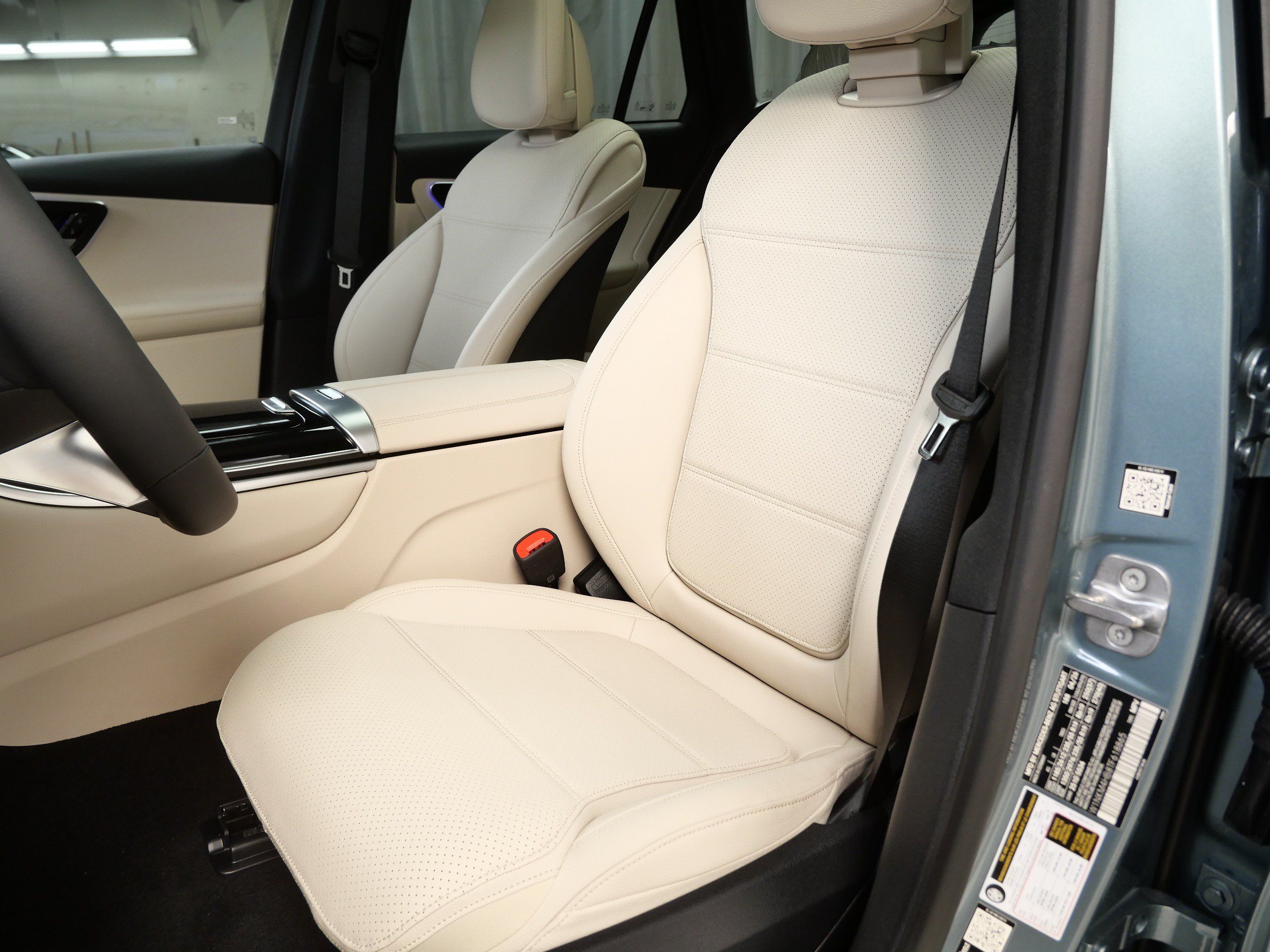 New 2026 Mercedes-Benz GLC 300 4MATIC image 3