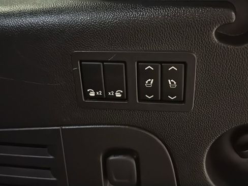 Used 2017 GMC Yukon XL SLT w/ HD Trailering Package AWD/4WD image 19