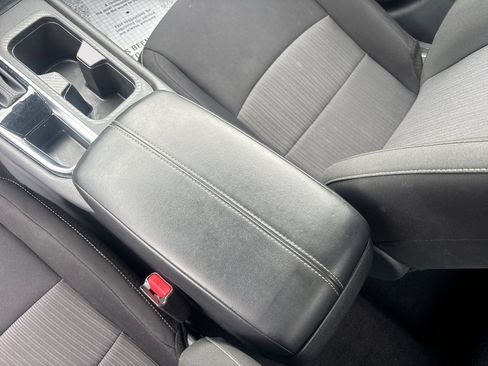 Used 2025 Nissan Sentra SV FWD image 23