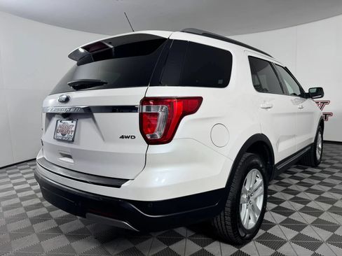 Used 2019 Ford Explorer XLT w/ Equipment Group 202A AWD/4WD image 28