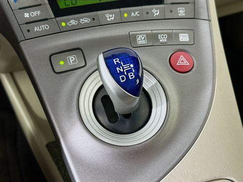 Used 2013 Toyota Prius Four w/ Deluxe Solar Roof Pkg FWD image 24