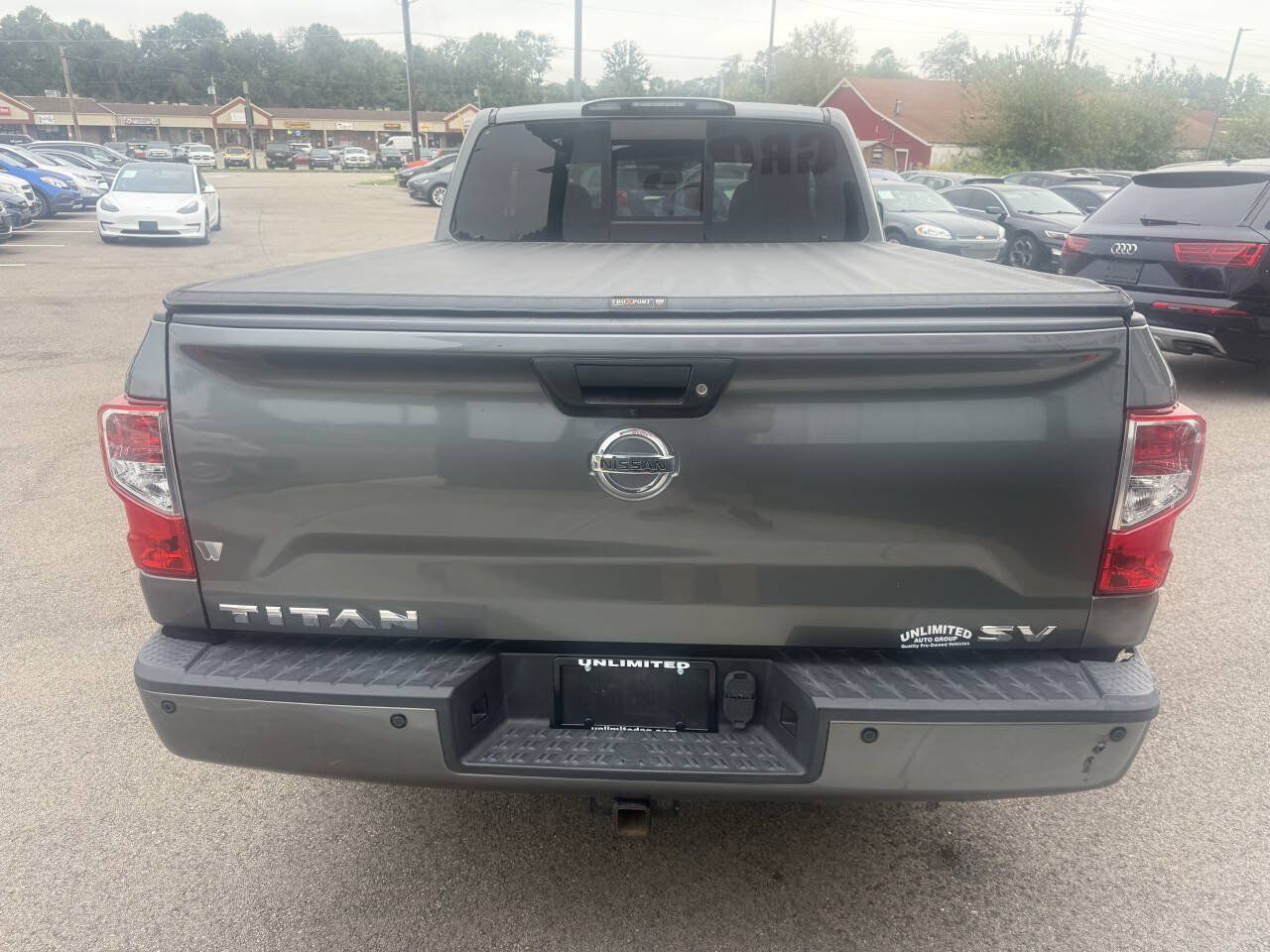 Used 2017 Nissan Titan SV RWD image 10