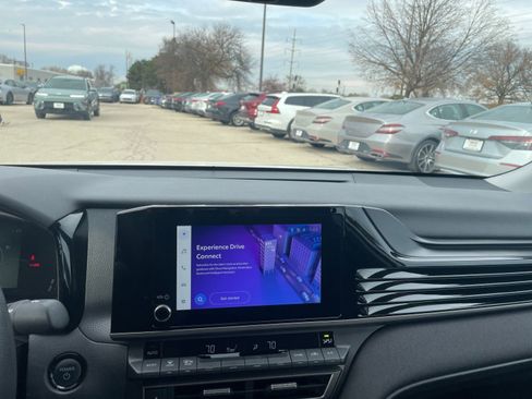 Used 2025 Toyota Camry LE image 18