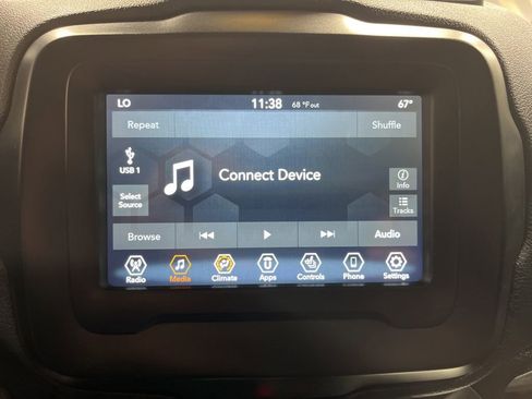 Used 2021 Jeep Renegade Latitude w/ Convenience Group AWD/4WD image 25