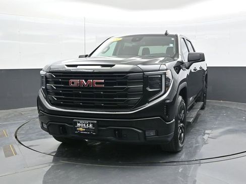 Used 2022 GMC Sierra 1500 Elevation AWD/4WD image 2