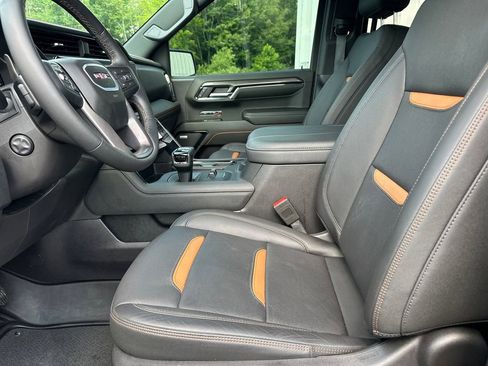 Used 2024 GMC Sierra 1500 AT4 w/ AT4 Premium Package AWD/4WD image 10