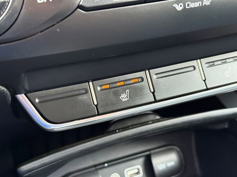 Used 2018 Kia Sorento FWD image 5